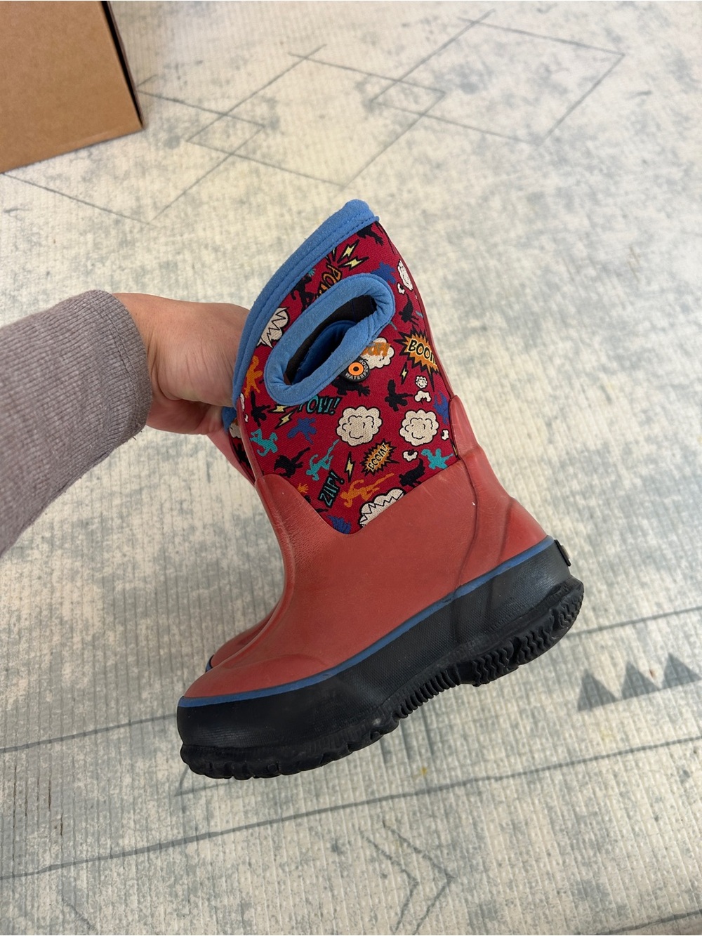 Toddler size 7 bogs